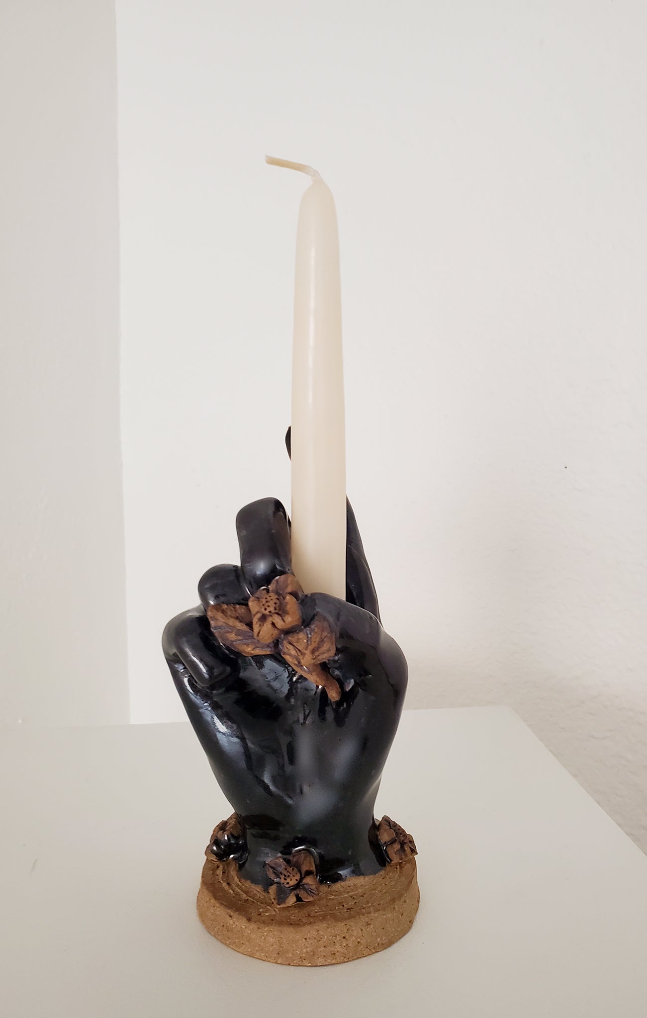 Carmen Hand (Black)